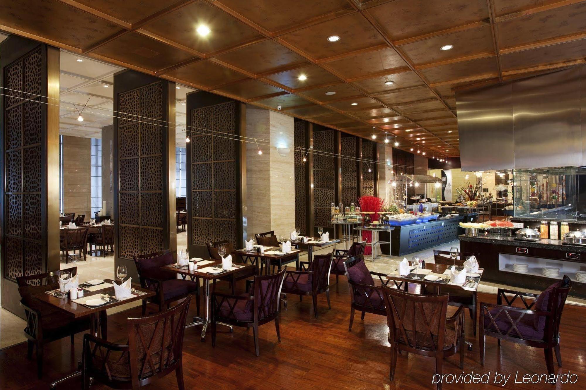 Holiday Inn Central Plaza Beijing Restaurant foto